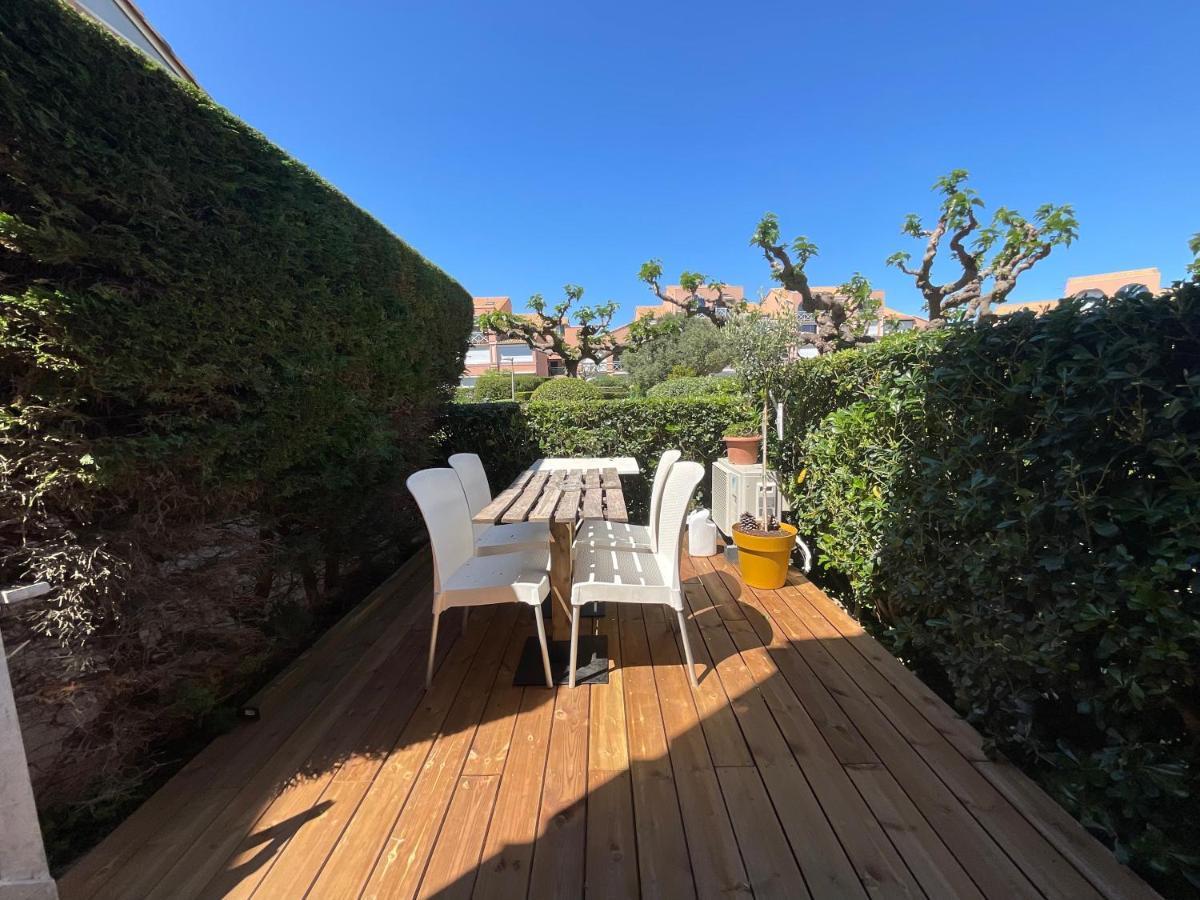 * * Piscine Appartement Palavas-les-Flots